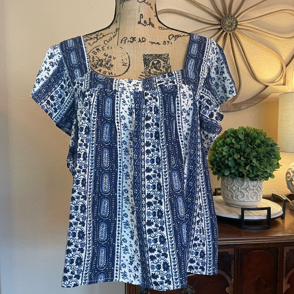 Hollister Boho Blue & White Floral Print Top